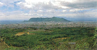イメージ（東山から見た函館山の全景）