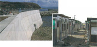 イメージ（（左）島の周囲の張り巡らされる防波堤）