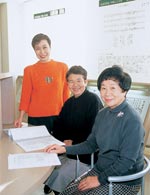 イメージ（（左）から谷内田典子さん、伊藤久美子さん、谷藤栄子さん）