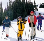 イメージ（カナダのスキー場を満喫する3人　左から湧井大雪君と弟の晃君、関淳之介君）
