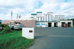 イメージ（タカナシ乳業北海道工場。多数のタンクを使い、乳質に応じて使い方を変えています。）