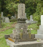イメージ（多喜二は生前『蟹工船』の印税で、共同墓地の見晴らしのいい場所に小林家の墓を建てている。まるで自分の死を予測していたかのように…―小樽市奥沢―）